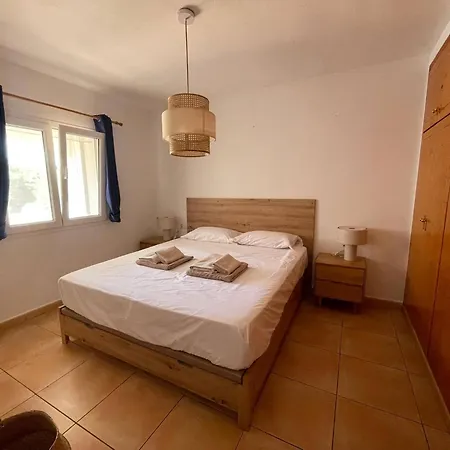 6 Person House With Private Pool And Garden