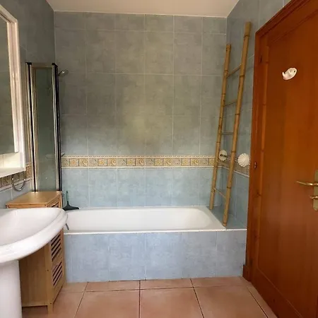 6 Person House With Private Pool And Garden 別荘