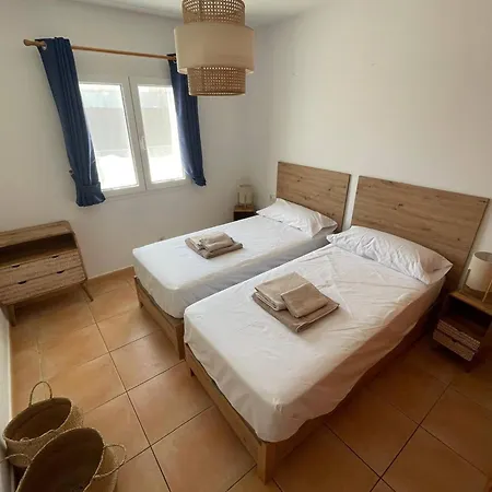 6 Person House With Private Pool And Garden *