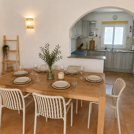 6 Person House With Private Pool And Garden 別荘 *